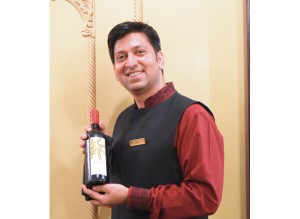 スタッフのSumit さん「魅力溢れるインドワインとの ペアリングについて、ご質問 などあればお気軽にお声掛け ください！ご相談承ります。」